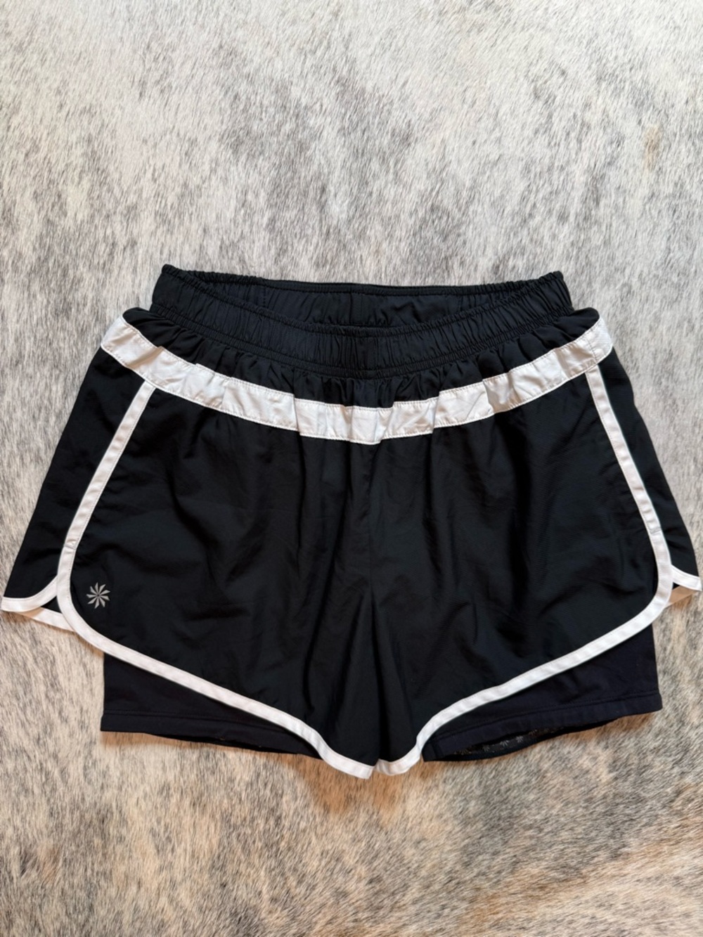 Athleta Hana 2-in-1 Shorts size xs